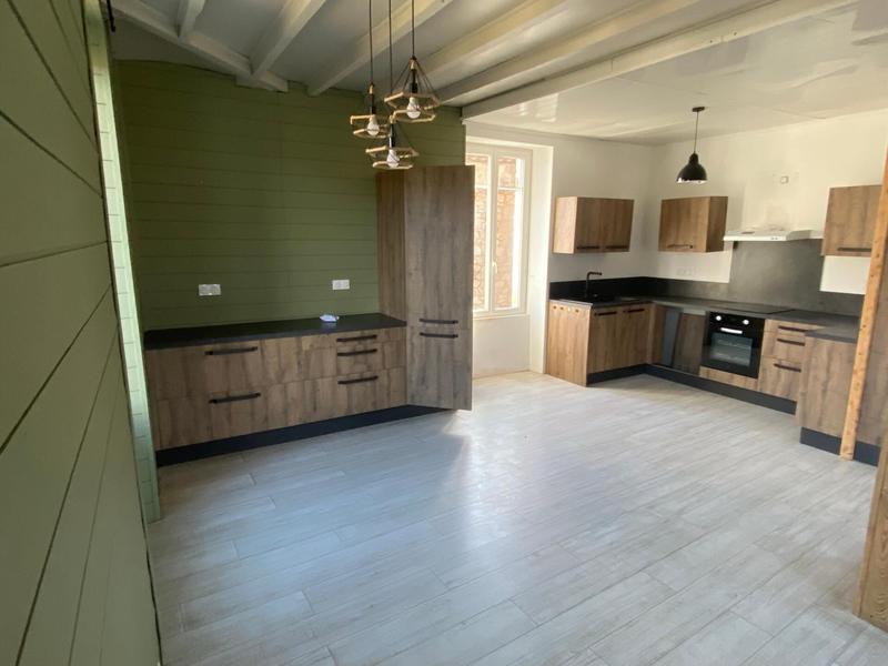 Maison - 90 m² - 5 pièces