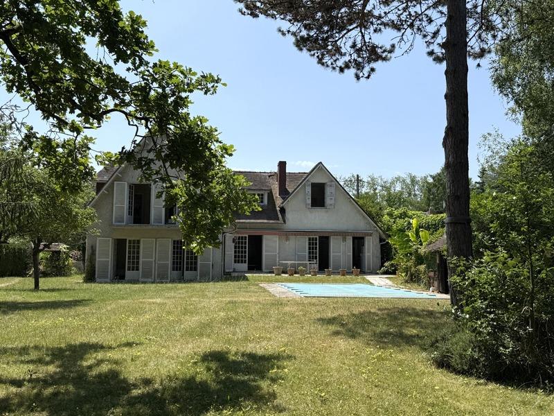 Maison - 222 m² - 9 pièces