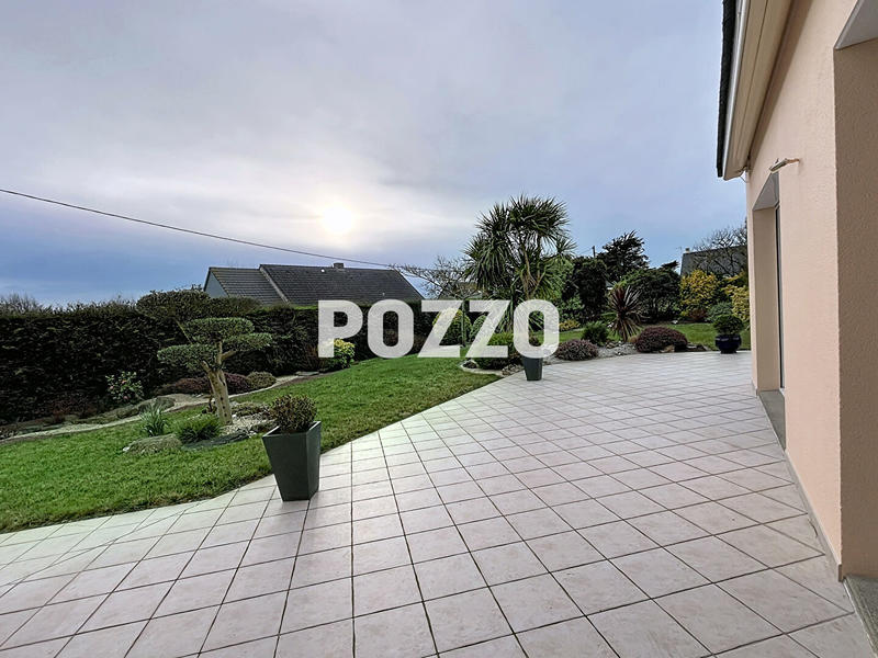 Maison - 176 m² - 10 pièces