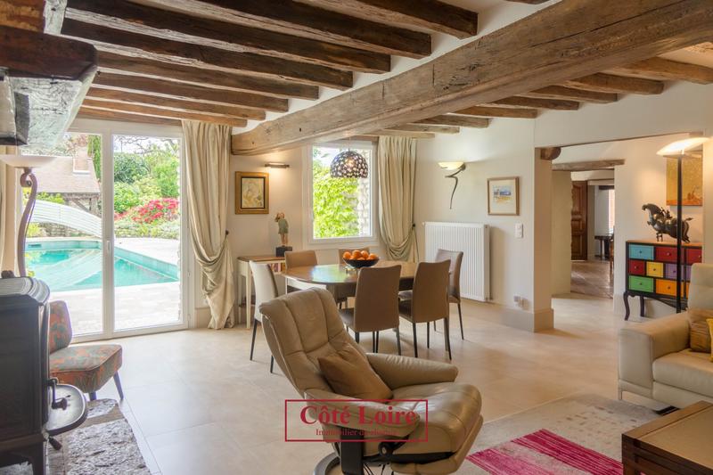 Maison ancienne - 251 m² - 7 pièces