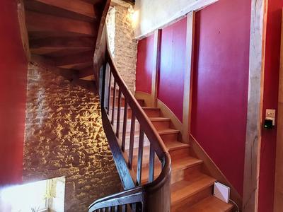 Maison - 340 m² - 10 pièces