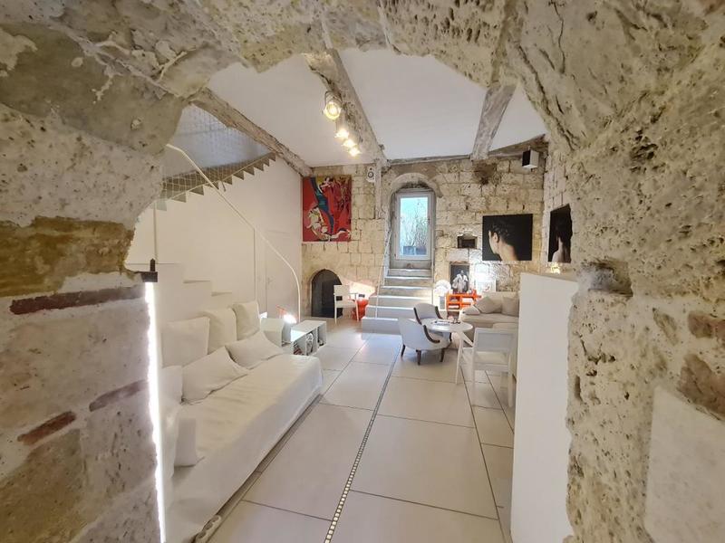 Demeure - 370 m² - 5 pièces