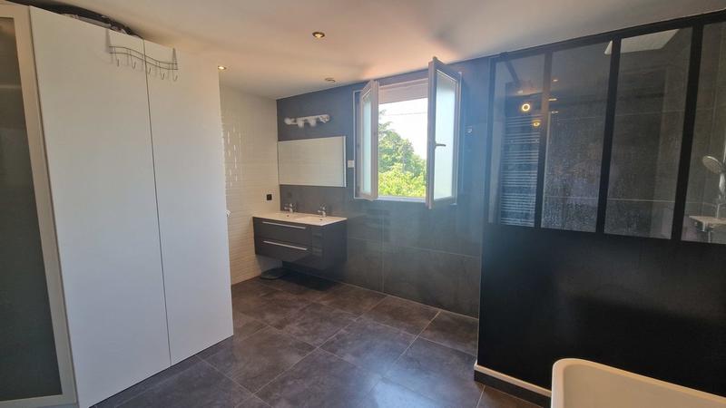 Château - 177 m² - 6 pièces