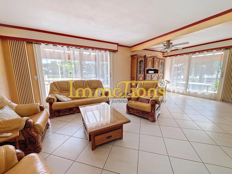 Maison - 231 m² - 9 pièces