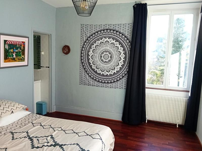 Demeure - 263 m² - 11 pièces