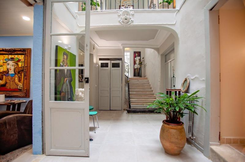 Maison - 446 m² - 12 pièces