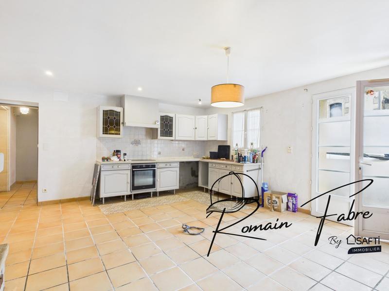 Maison - 275 m² - 9 pièces