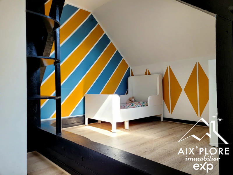 Maison - 265 m² - 12 pièces