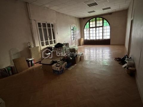 Maison - 598 m² - 20 pièces