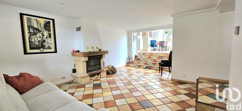 Maison - 250 m² - 10 pièces