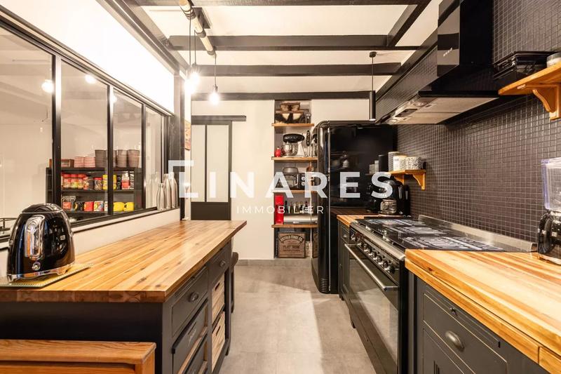 Appartement - 211 m² - 5 pièces