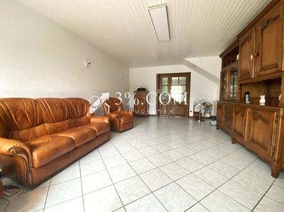 Maison - 230 m² - 8 pièces