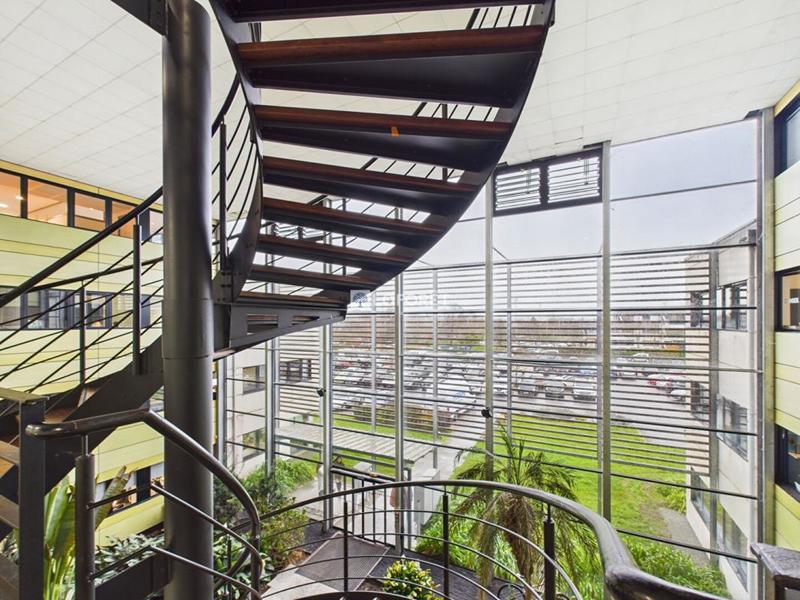 Local d'activité / Entrepôt - 104 m²