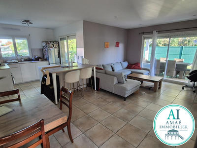 Maison - 93 m² - 4 pièces