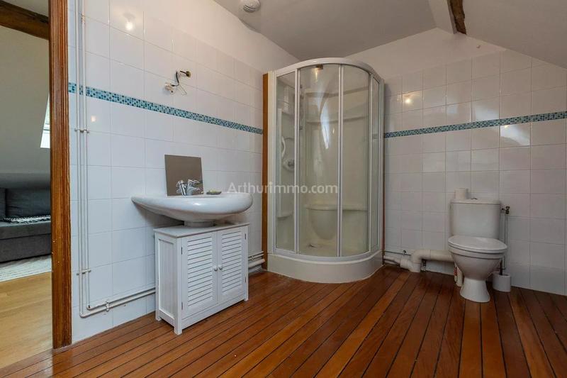 Maison - 237 m² - 9 pièces