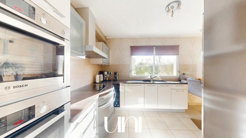 Maison - 185 m² - 7 pièces