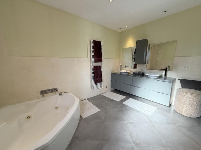 Maison - 176 m² - 6 pièces