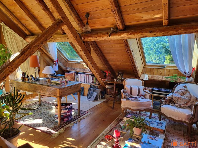 Maison - 214 m² - 8 pièces