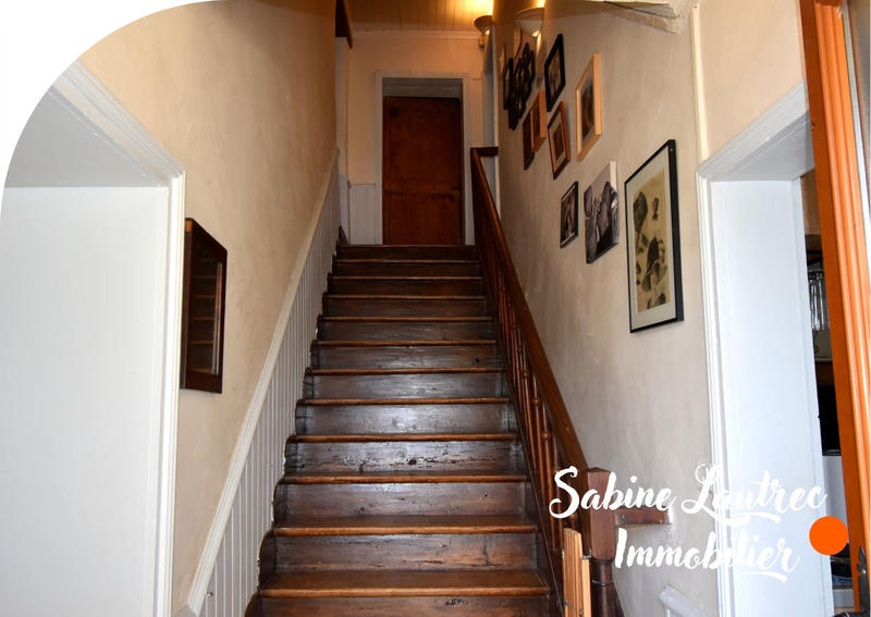 Propriété - 270 m² - 7 pièces