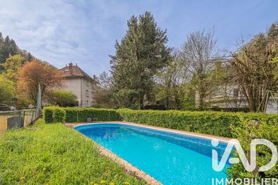 Maison - 231 m² - 10 pièces