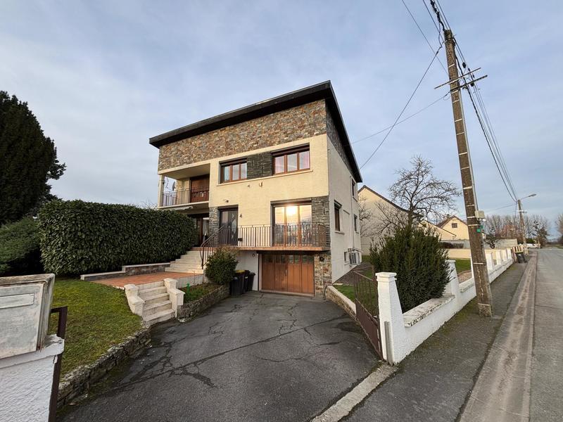 Maison - 186 m² - 8 pièces