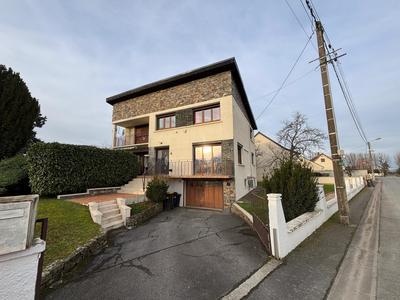 Maison - 186 m² - 8 pièces