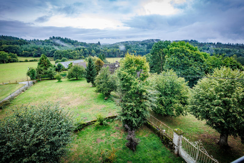 Propriété - 245 m² - 8 pièces