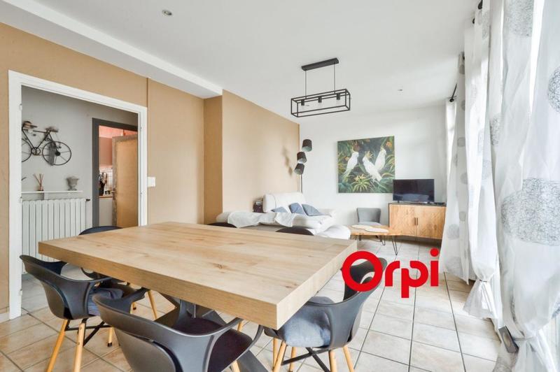 Appartement - 75 m² - 5 pièces