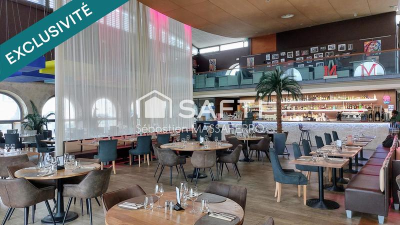 Local commercial - 893 m²