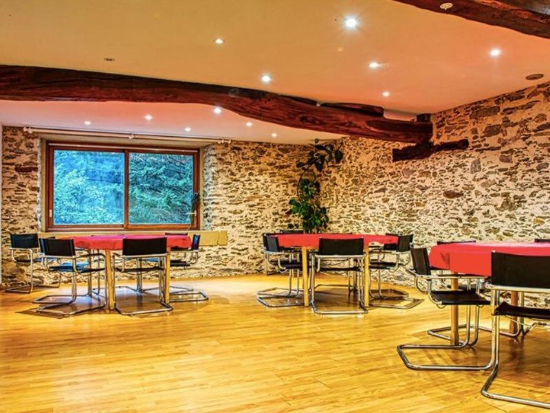 Maison - 447 m² - 16 pièces