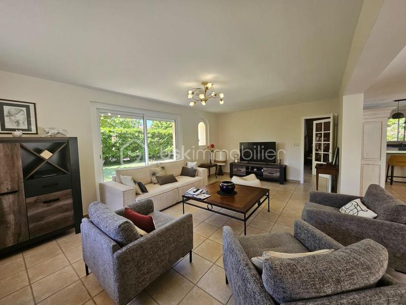 Maison traditionnelle - 244 m² - 5 pièces