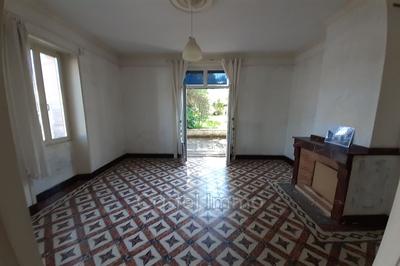 Maison - 197 m² - 14 pièces