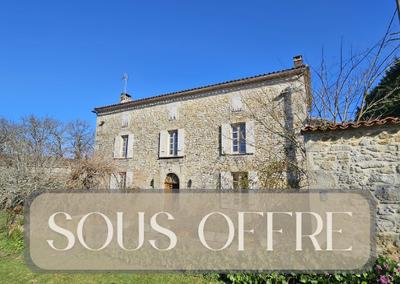 Maison - 252 m² - 8 pièces