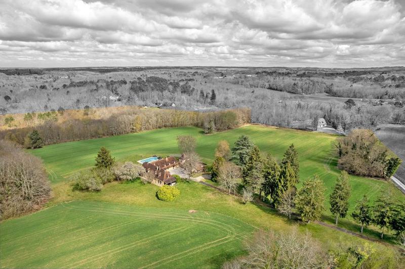 Maison - 242 m² - 11 pièces