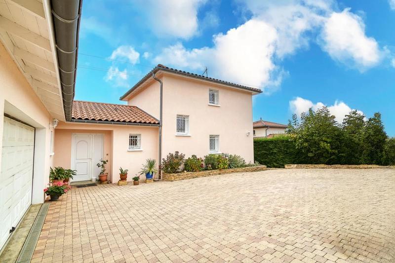 Maison - 140 m² - 6 pièces