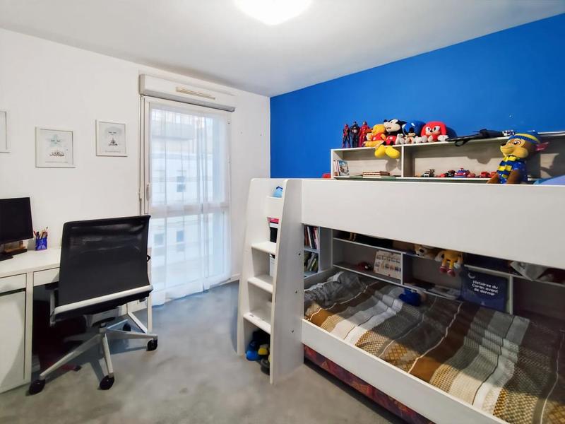 Appartement - 80 m² - 4 pièces