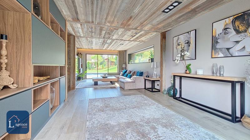 Maison - 219 m² - 7 pièces