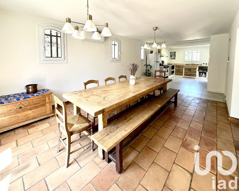 Maison - 230 m² - 6 pièces