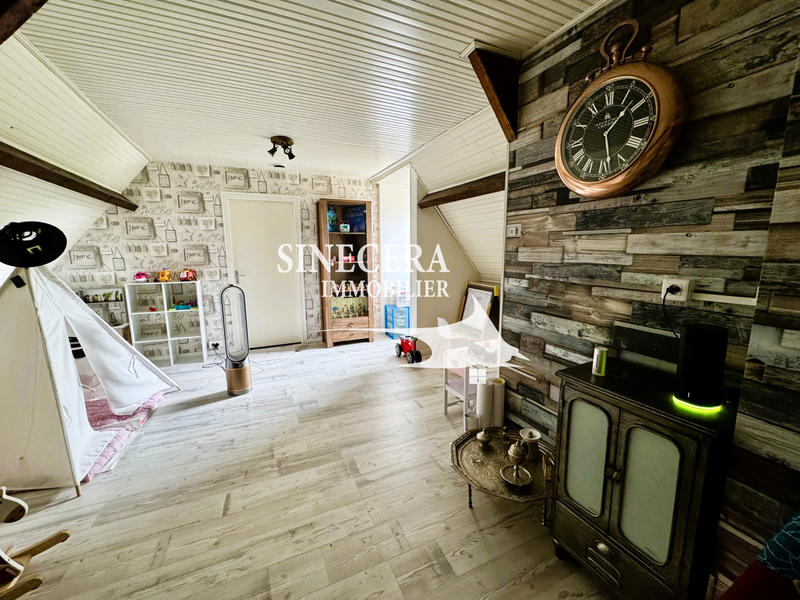 Maison - 243 m² - 10 pièces