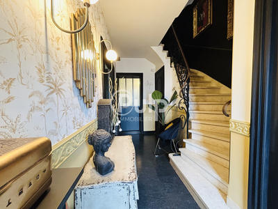 Maison - 291 m² - 12 pièces