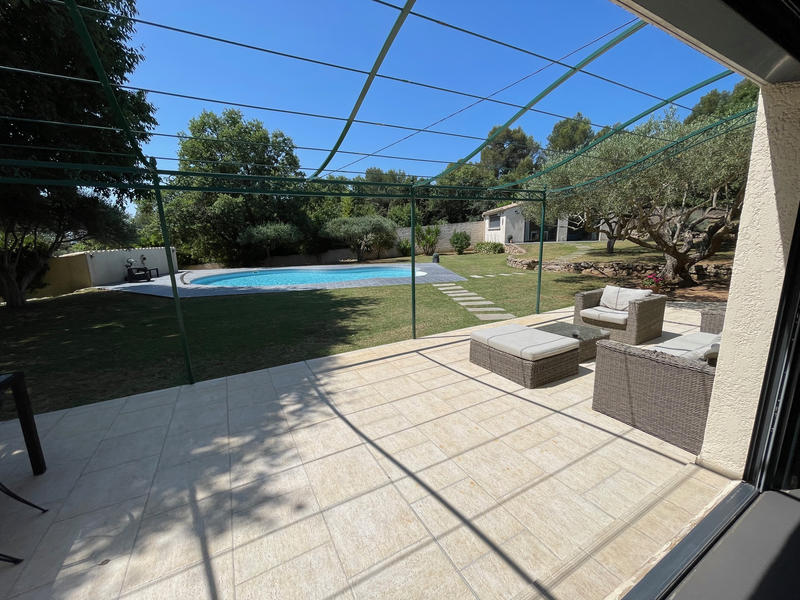 Villa - 220 m² - 9 pièces