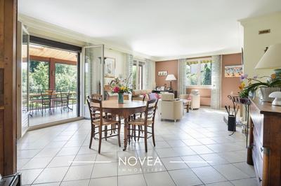 Maison - 147 m² - 7 pièces