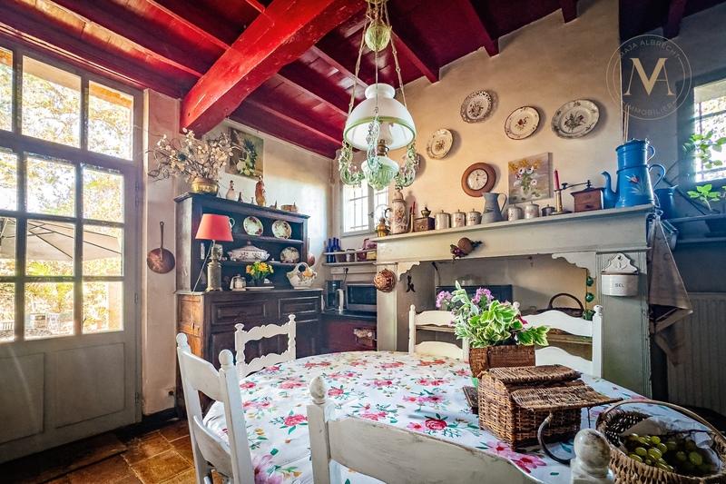 Maison - 273 m² - 7 pièces