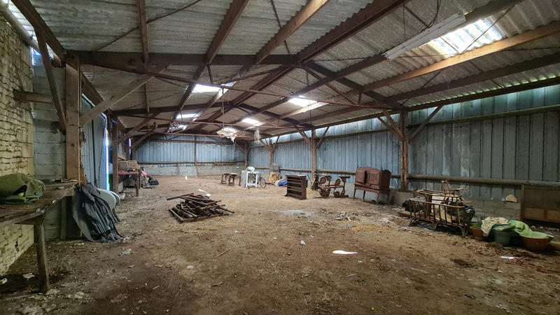 Grange - 275 m² - 2 pièces