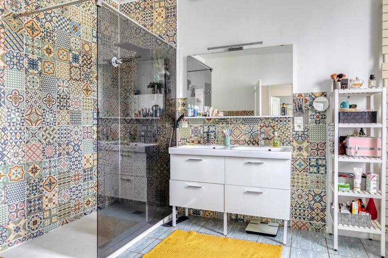 Maison - 225 m² - 10 pièces