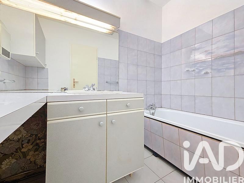 Maison - 177 m² - 8 pièces