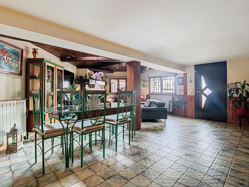 Maison - 198 m² - 7 pièces