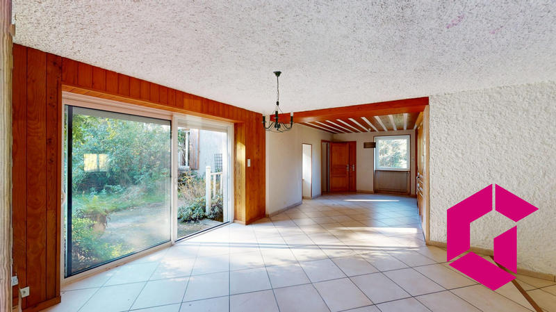 Maison traditionnelle - 205 m² - 6 pièces