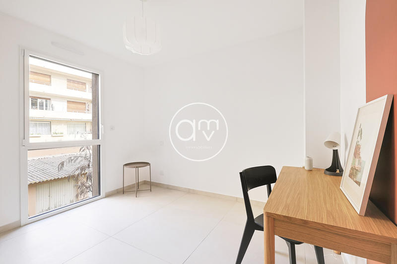 Appartement - 80 m² - 4 pièces