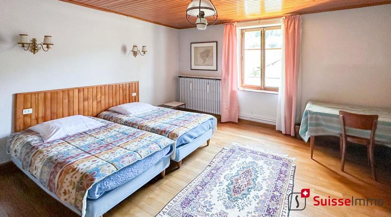 Maison - 373 m² - 12 pièces